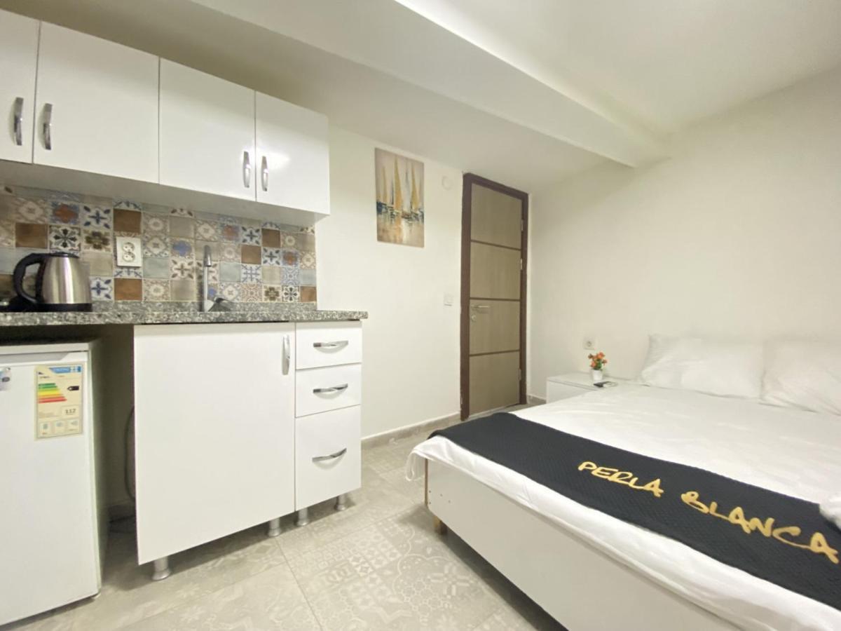 Comfortable And Central Studio Flat In Beyoglu Istanbul Exterior photo